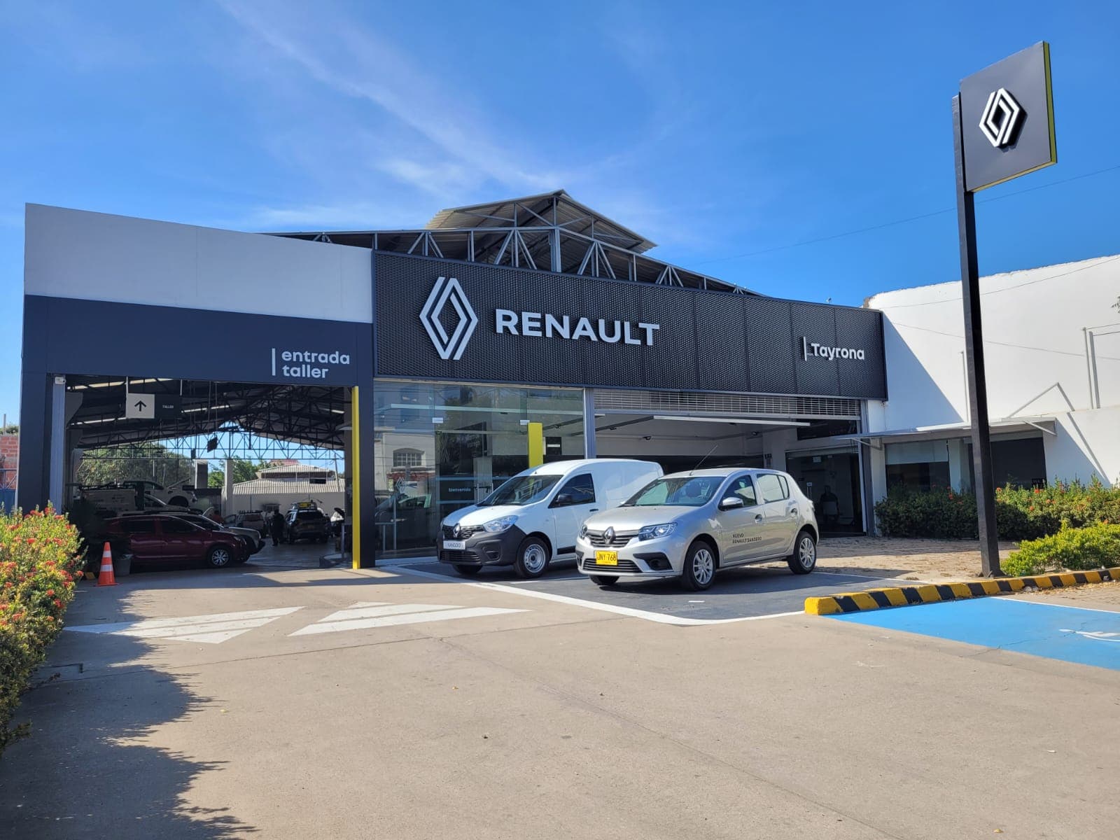 Fachada Renault Tayrona Automotriz Riohacha